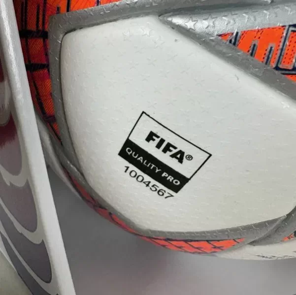 FIFA 世界杯TRIONDA 传感器款